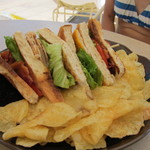 House Without a Key - プールサイド　サンドウィッチ