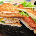 House Without a Key - プールサイド　サンドウィッチ