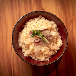 ラーメンと相性抜群！【鯛めし】