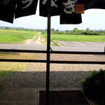 Kiraku - 店内から見る外の風景