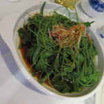 全聚德烤鸭店 - 糸のような緑の野菜