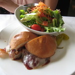 Jackie Rey's Ohana Grill - ハンバーガー