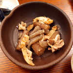 Kyoudo Shutei Ganso Robata - 御膳1品目、ごぼうとこんにゃくの旨煮。なんともなさそうで、実はこれが旨い