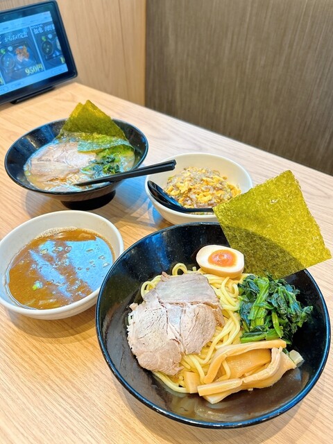 横浜家系ラーメン 銀家 みなとみらい店 - 新高島/ラーメン | 食べログ