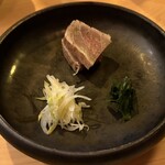 島ノ飯 みなもと - お造り(お任せ) 2品目：まぐろ藁焼き 1480円/3品