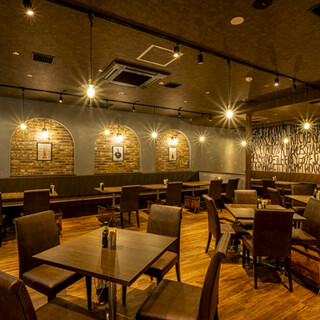 バルのような雰囲気漂うお洒落空間◆日常シーン・観光の休憩にも