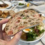 RITUEL Brasserie & Cafe - 紅生姜のカンパーニュ