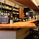 石橋スタンド わだち - おちついた雰囲気の内観