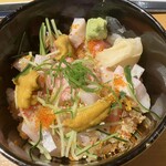 魚とよ - 海鮮ばらちらし1,200円