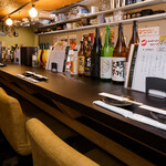 鳥弧 - リラックスできるカウンターは10席