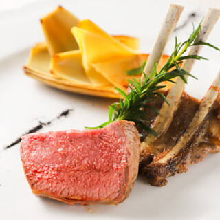 コースとアラカルトで堪能する本格イタリア料理