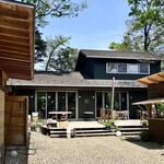 サトミキルン - 店舗外観　　　　　　　　　　　　　　　　　　　　　　　左:ギャラリー　中央:カフェ　右:スコーン売場