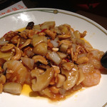 中国飯店 - 海老と蓮根 カシューナッツの特製辛味ソース炒め
