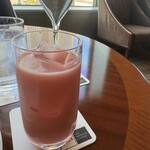 インペリアルラウンジ アクア - ウェルカムドリンクのいちごミルクティー