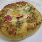 ブーランジェリー メゾン ユキ - バジルチキンピザ