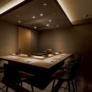 【完全予約制】難波に初出店。個室カウンター席も完備