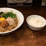 日の出らーめん - ガッツ麺ノーマルとライス