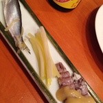 Okayamano Sakebaa Sakabayashi - 岡山3品盛り ママカリ、黄ニラ、蝦蛄