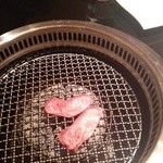 Kyouto Gyuu Yakiniku Sumireya - 焼いてます