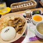 ミミ ハナ カフェ - 