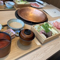しゃぶしゃぶと焼肉 わにく ミッドランドスクエア店 - 