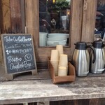 ビストロ カリテプリ - 表に無料のコーヒー☕