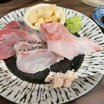 立ち呑み ソメアカ - 刺し盛らず（定番にして看板）