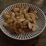 旧バラ荘 - ミックスナッツ400円