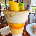 フルーツピークス - マンゴーブリュレパフェ