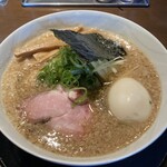 麺や 虎徹 - 背脂地鶏中華そば（醤油細麺）➕クーポン味玉