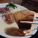 Noodle&Kitchen わ～るど - 厚切り角煮