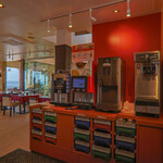 ピッツェリア アモリーノ - フリードリンクコーナーも充実