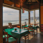 ピッツェリア アモリーノ - 立待岬が望める絶景席
