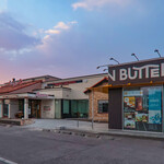 ピッツェリア アモリーノ - 同じ敷地内には同グループの焦しバター専門店が併設