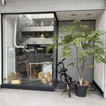 コポリドーナツ - 「こぽりのとなり」は、カフェスペース屋根(^^)/