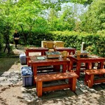 炭焼地鶏 山蔵 - 屋外席