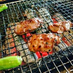 炭焼地鶏 山蔵 - レバー加熱中