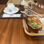 ベーカリー・カフェ・クラウン - 