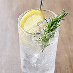 ナンバーエイト ピッツェリア - ハーブジントニック