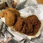 音野精肉店 - 左：コロッケ、右：ミンチカツ