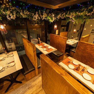 洗練された屋内空間で楽しむ大人のひととき