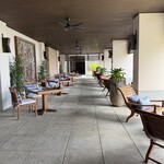 THE BANYAN TREE POOLSIDE CAFE - 