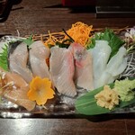 旨肴旨酒 おさかな家 - 刺身盛合せ