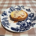 グルマン亭ながい - オードブルが最初に提供…ミートソースとチーズ。この時点で美味しい