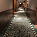万平ホテル メインダイニングルーム - 廊下も美しい