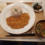 トーコーキッチン - Bセット キーマカレー 副菜二品、豚汁