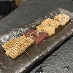 厳選黒毛和牛と極上焼肉の店 Yakiushi 秋葉原 - ホルモンの盛り合わせ