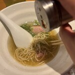 らぁ麺 吉井 - 卓上の一味も合うね