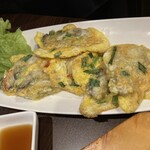 青松 - 牡蠣チヂミ。大粒ジューシーな牡蠣