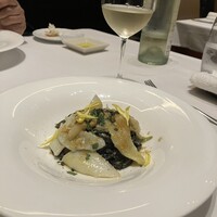 トラットリア トペ - アオリイカとアスパラのイカ墨パスタ